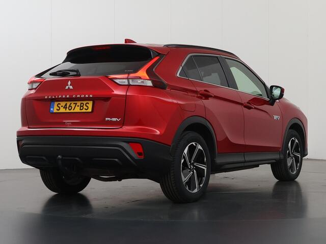 Mitsubishi ECLIPSE Cross 2.4 PHEV Intense | Trekhaak | Parkeercamera | Climate Control | Stoelverwarming | Navigatie via Carplay |