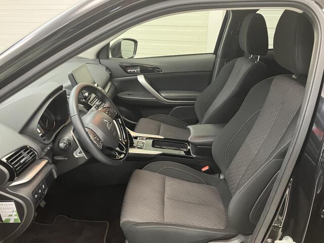 Mitsubishi ECLIPSE Cross 2.4 PHEV Intense / NL Auto / Dealer Onderhouden / Trekhaak 1500 KG / Fabrieksgarantie t/m 04-2030 / Apple CarPlay/Android Auto / Stoelverwarming / Camera / Climate Control / Cruise Control /