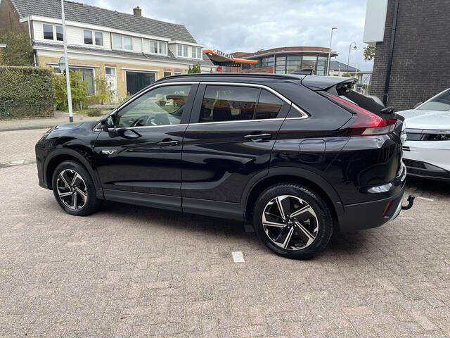 Mitsubishi ECLIPSE Cross 2.4 PHEV Instyle Trekhaak/ECC/Navi/Camera/Stoelverwarming.