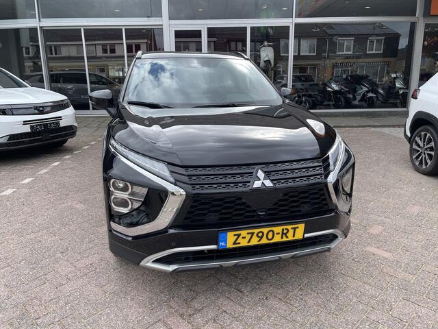 Mitsubishi ECLIPSE Cross 2.4 PHEV Instyle Trekhaak/ECC/Navi/Camera/Stoelverwarming.