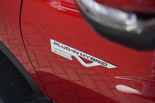 Mitsubishi ECLIPSE Cross PHEV Intense+ AUTOMAAT CARPLAY | CAMERA | HAAK | STOELVERW.