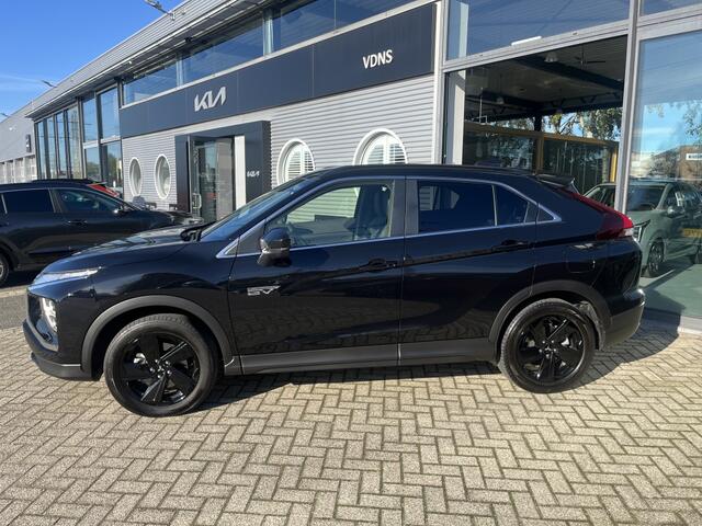 Mitsubishi ECLIPSE Cross 2.4 PHEV Black edition 1500KG trekgewicht / Navi / Camera
