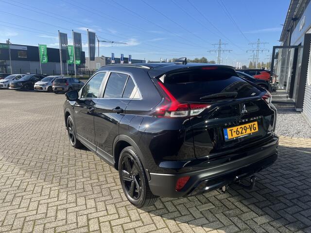 Mitsubishi ECLIPSE Cross 2.4 PHEV Black edition 1500KG trekgewicht / Navi / Camera