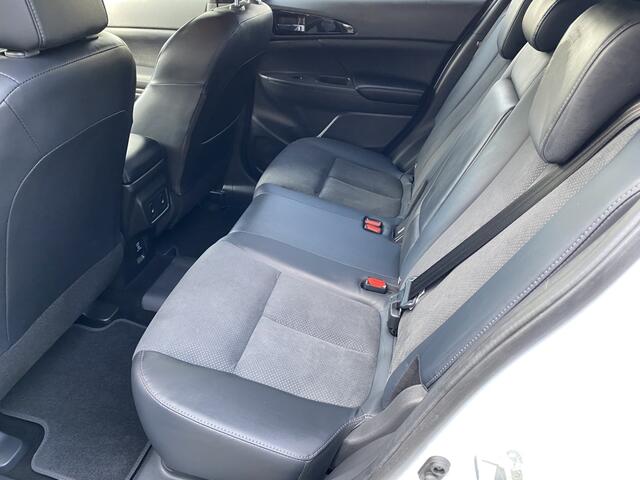 Mitsubishi ECLIPSE Cross Automaat navigatie le 2.4 PHEV Black ed.