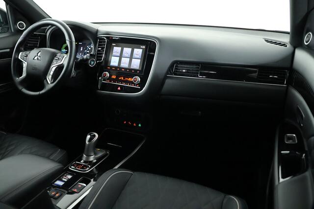 Mitsubishi ECLIPSE Cross 2.4 PHEV Intense+ Panorama / Opendak / Leder / Navigatie / 360 camera