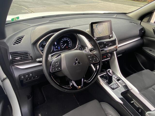 Mitsubishi ECLIPSE Cross 2.4 PHEV autom. 4WD Executive met o.a. stoel-/stuurverwarming, trekhaak, LED, lm velgen, etc.