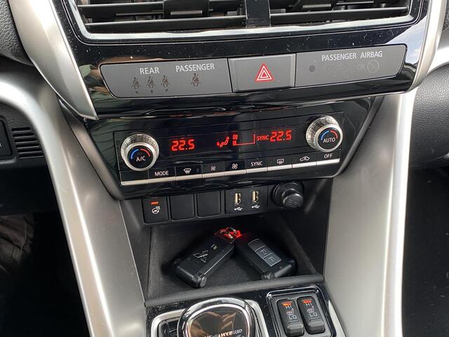 Mitsubishi ECLIPSE Cross 2.4 PHEV autom. 4WD Executive met o.a. stoel-/stuurverwarming, trekhaak, LED, lm velgen, etc.