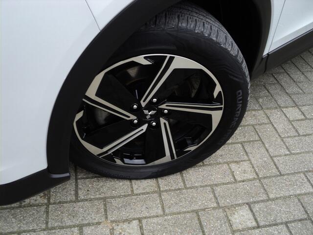 Mitsubishi ECLIPSE Cross 2.4 PHEV Intense+ | 4WD | 188 PK | AUTOMNAAT | DEALER ONDERHOUDEN | TREKHAAK | 1.500 KG TREKGEWICHT |