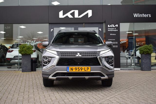 Mitsubishi ECLIPSE Cross 2.4 PHEV Intense+ | Navigatie | Camera | Trekhaak | Stoelverwarming |