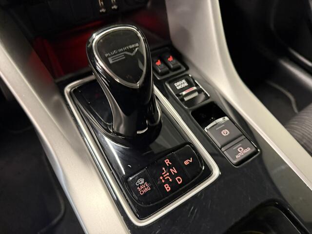 Mitsubishi ECLIPSE Cross 2.4 PHEV Camera/Apple/Android