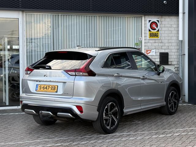 Mitsubishi ECLIPSE Cross 2.4 PHEV Instyle | NAP | Trekhaak | Panorama-dak | Heads-up display | Leer | Stoelverwarming | Navigatie | Elektrisch verstelbare stoelen |