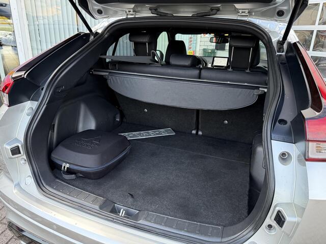 Mitsubishi ECLIPSE Cross 2.4 PHEV Instyle | NAP | Trekhaak | Panorama-dak | Heads-up display | Leer | Stoelverwarming | Navigatie | Elektrisch verstelbare stoelen |