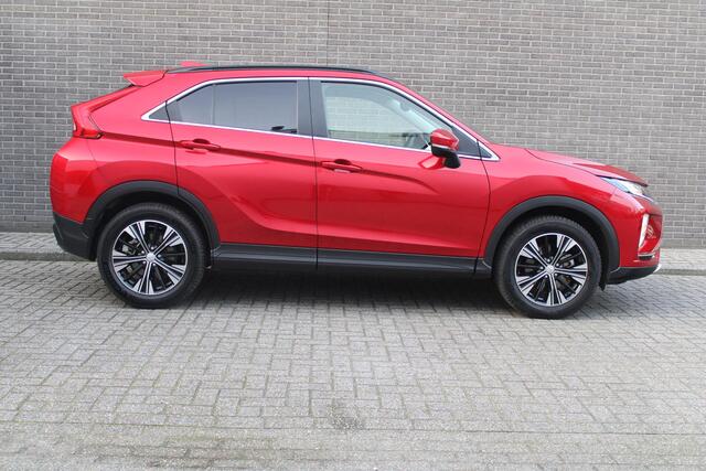 Mitsubishi ECLIPSE Cross 1.5 DI-T Intense Automaat , Carplay , Parkeercamera