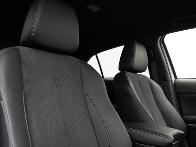 Mitsubishi ECLIPSE Cross 2.4 Intense+ PHEV 188pk Dealer O.H. | Adaptive Cruise | 360 Camera | Alcantara Sportstoelen & Stuur Verwarmd | Apple Carplay | Navigatie Via TomTom | Keyless | Blis | DAB | Plug In Hybrid