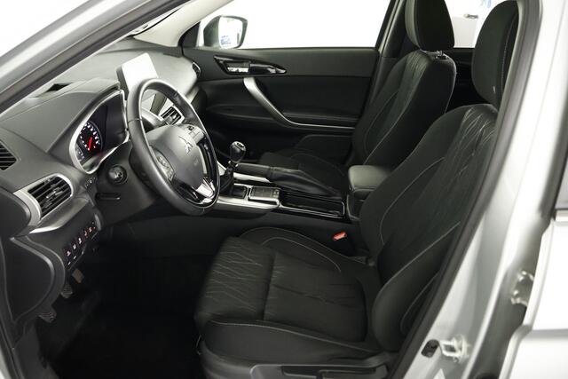 Mitsubishi ECLIPSE Cross 1.5 DI-T Intense / LED / Cam / HUD / CarPlay / Clima