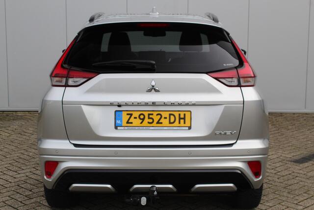 Mitsubishi ECLIPSE Cross 2.4-188pk PHEV 'Instyle'. Zeer nette en luxe Mitsubishi Eclipse plug-in-hybride, slechts 61.500km ! Autm. airco dual, adapt. cruise cntrl, Apple carplay/Android auto, trekhaak, telefoonvoorb., stoel- en achterbankverw., camera v+a, LED verl. etc. et