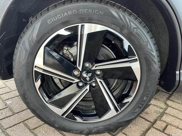 Mitsubishi ECLIPSE Cross 2.4 PHEV Intense incl.:AppleCarplay/AndroidAuto, LM velgen, ParkeerhulpCamera, Trekhaak, Cruise Controle, Climate Control, Stoelverwarming.