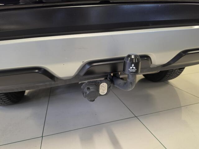 Mitsubishi ECLIPSE Cross 2.4 PHEV Intense+ | Trekhaak | Navigatie | Achteruitrijcamera |