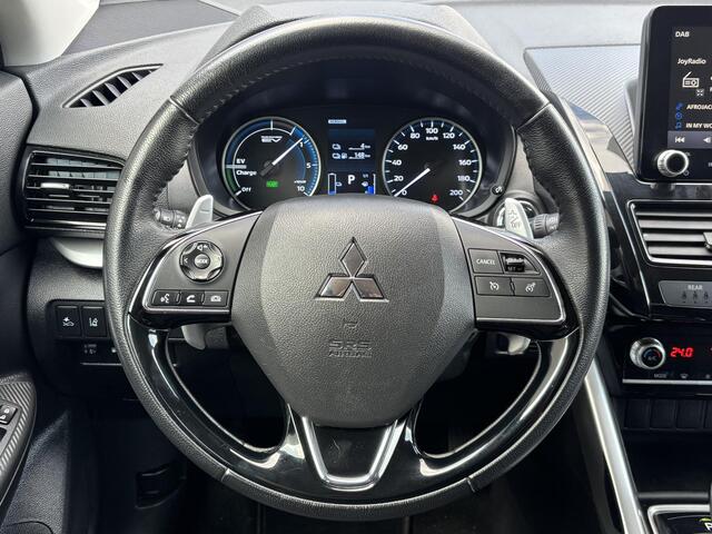 Mitsubishi ECLIPSE Cross 2.4 PHEV Intense 4WD S-AWC / Cruise Control / Climate Control / 1.500 kg trekgewicht / Stoelverwarming / Appel CarPlay & Android Auto / Achteruitrijcamera /