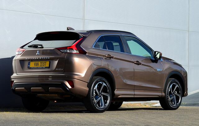 Mitsubishi ECLIPSE Cross PHEV 2.4 EXECUTIVE 4WD | PLUG IN HYBRID | SoH 85% | V2H | ADAPTIEF CRUISE | ALL SEASON BANDEN | TREKHAAK 1500KG | DODEHOEK ASSISTENT | 360 CAMERA | FABRIEKSGARANTIE TOT 20-12-2032* | NP ¤ 47.384,- | ALL IN RIJKLAAR