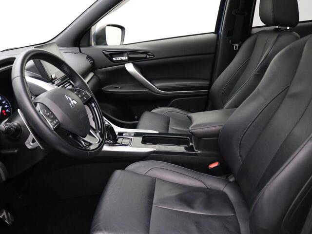 Mitsubishi ECLIPSE Cross 2.4 PHEV Instyle / 99,7% SoH / Adaptieve Cruise / Panoramadak / 360 Camera / HUD / Trekhaak / 1500Kg Trekgewicht / Historie Bekend / All seasonbanden /