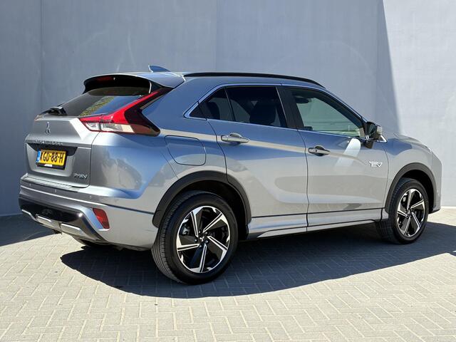 Mitsubishi ECLIPSE Cross 2.4 PHEV Executive / 8 Jaar fabrieksgarantie / Volledig Onderhouden / Winterset / Navigatie / Stoel-/Stuur-/Achterbankverwarming /