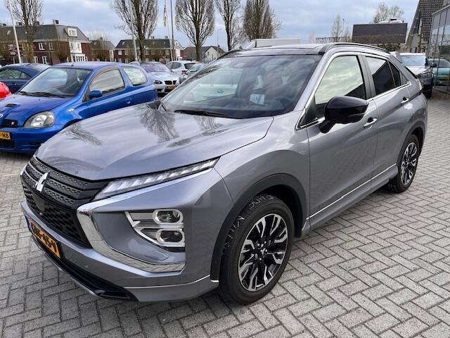 Mitsubishi ECLIPSE Cross 2.4 PHEV Instyle 4WD Pano / Leder / Trekh.