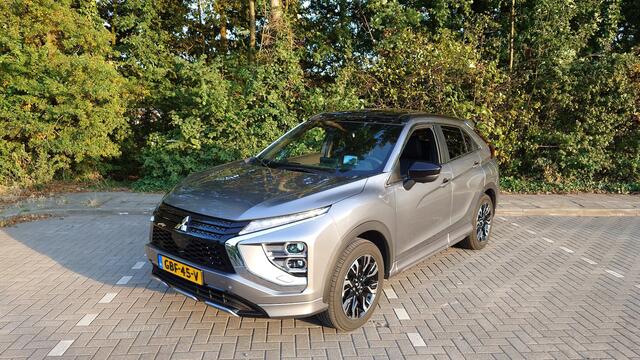 Mitsubishi ECLIPSE Cross 2.4 PHEV Instyle 4WD Pano / Leder / Trekh.
