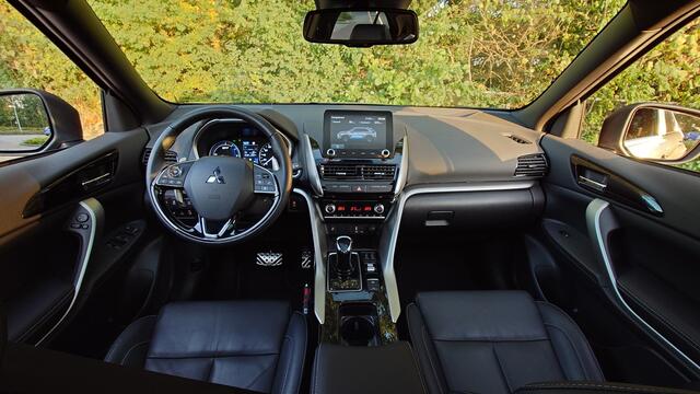 Mitsubishi ECLIPSE Cross 2.4 PHEV Instyle 4WD Pano / Leder / Trekh.