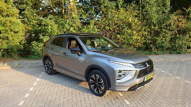 Mitsubishi ECLIPSE Cross 2.4 PHEV Instyle 4WD Pano / Leder / Trekh.
