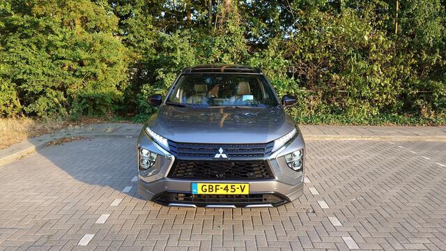 Mitsubishi ECLIPSE Cross 2.4 PHEV Instyle 4WD Pano / Leder / Trekh.