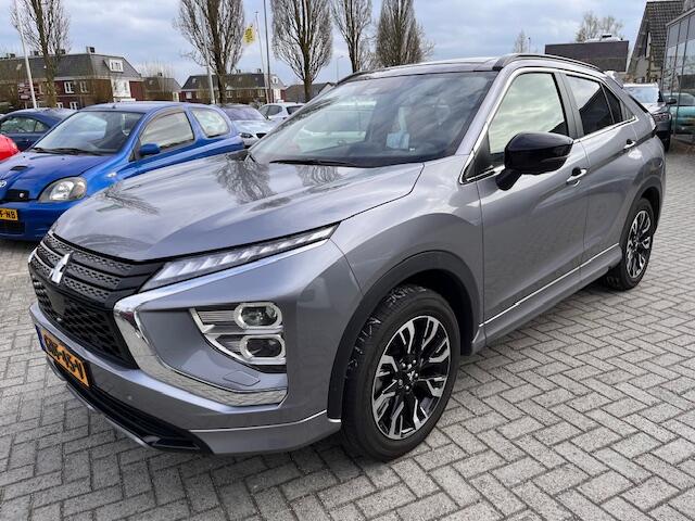Mitsubishi ECLIPSE Cross 2.4 PHEV Instyle 4WD Pano / Leder / Trekh.