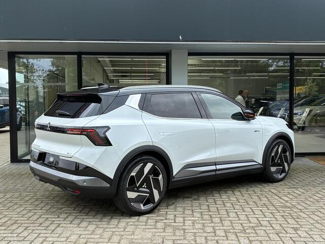 Mitsubishi ECLIPSE Cross Intense+ 87 kWh NIEUW UIT VOORRAAD LEVERBAAR | Achteruitrijcamera | Blind Spot Warning | Verwarmbare voorstoelen | Climate Control | Apple CarPlay & Android Auto | 8 jaar fabrieksgarantie