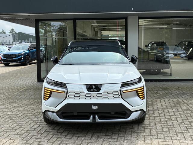 Mitsubishi ECLIPSE Cross Intense+ 87 kWh NIEUW UIT VOORRAAD LEVERBAAR | Achteruitrijcamera | Blind Spot Warning | Verwarmbare voorstoelen | Climate Control | Apple CarPlay & Android Auto | 8 jaar fabrieksgarantie