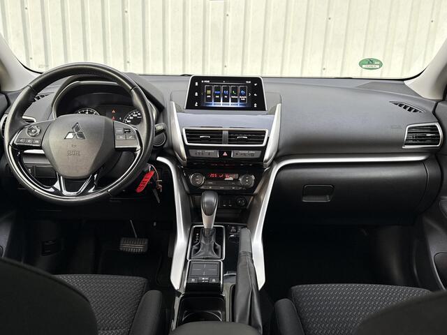 Mitsubishi ECLIPSE Cross 1.5 DI-T Intense AUTOMAAT / Trekhaak / Apple CarPlay & Android Auto / All Season banden / Trekhaak 1600KG trekgewicht / Achteruitrijcamera / Climate Control / Stoelverwarming /