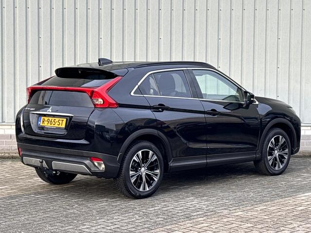 Mitsubishi ECLIPSE Cross 1.5 DI-T Intense AUTOMAAT / Trekhaak / Apple CarPlay & Android Auto / All Season banden / Trekhaak 1600KG trekgewicht / Achteruitrijcamera / Climate Control / Stoelverwarming /