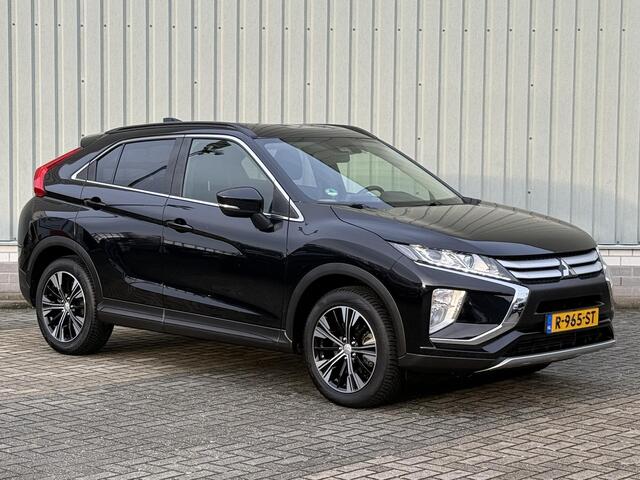 Mitsubishi ECLIPSE Cross 1.5 DI-T Intense AUTOMAAT / Trekhaak / Apple CarPlay & Android Auto / All Season banden / Trekhaak 1600KG trekgewicht / Achteruitrijcamera / Climate Control / Stoelverwarming /