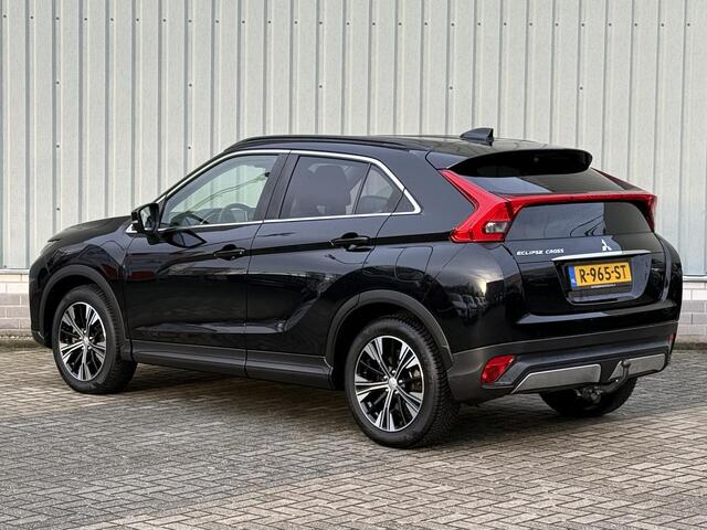 Mitsubishi ECLIPSE Cross 1.5 DI-T Intense AUTOMAAT / Trekhaak / Apple CarPlay & Android Auto / All Season banden / Trekhaak 1600KG trekgewicht / Achteruitrijcamera / Climate Control / Stoelverwarming /