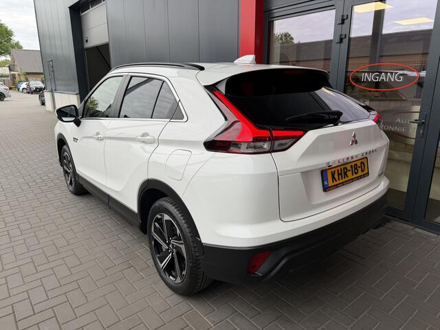 Mitsubishi ECLIPSE Cross 2.4 PHEV Intense+ 8 Jaar fabrieksgarantie / Dealer Onderhouden / Stoelverwarming / Achteruitrijcamera