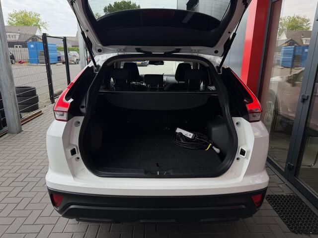 Mitsubishi ECLIPSE Cross 2.4 PHEV Intense+ 8 Jaar fabrieksgarantie / Dealer Onderhouden / Stoelverwarming / Achteruitrijcamera