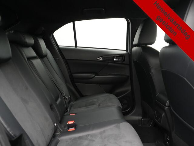 Mitsubishi ECLIPSE Cross 2.4 Intense+ PHEV 188pk Dealer O.H. | Trekhaak Afn. | 360 Camera | Adaptive Cruise | Lederen Sportstoelen & Stuur Verwarmd | Navigatie Via TomTom | Apple Carplay | Keyless | Blis | DAB | Plug In Hybrid