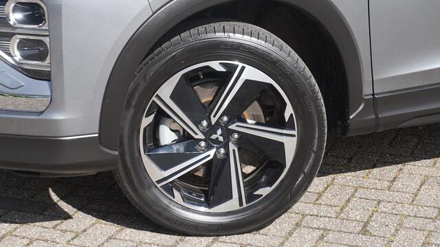 Mitsubishi ECLIPSE Cross 2.4 PHEV Automaat | Navigatie | PDC V+A