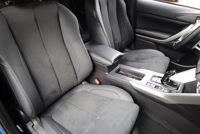 Mitsubishi ECLIPSE Cross 2.4 PHEV Executive LTD Black Edition, Veel accessoires!