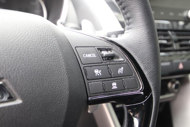 Mitsubishi ECLIPSE Cross 2.4 PHEV Executive LTD Black Edition, Veel accessoires!