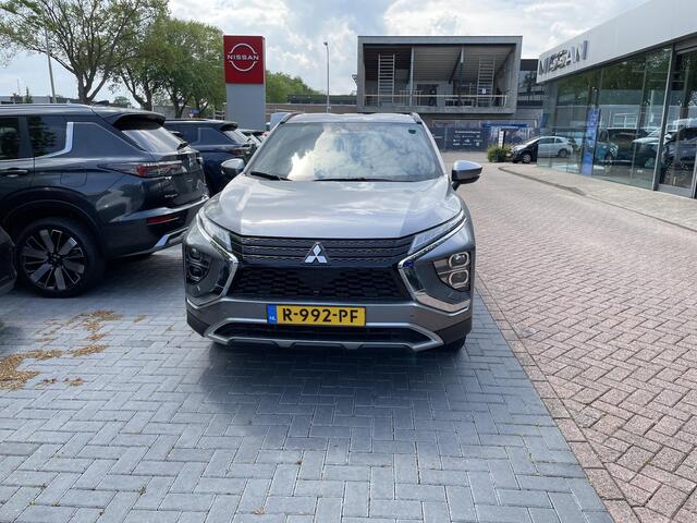 Mitsubishi ECLIPSE Cross 2.4 PHEV Intense+ | Carplay | Navigatie | Parkeersensoren voor en achter / Achteruitrijcamera | Dealeronderhouden | FABRIEKSGARANTIE TOT 2030! |