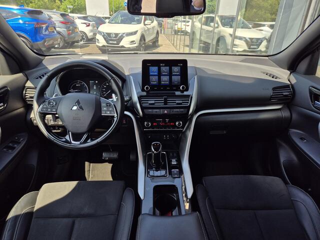 Mitsubishi ECLIPSE Cross 2.4 PHEV First Edition | Trekhaak | Dealer onderhouden | Navigatie |