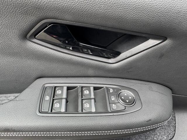 Mitsubishi ECLIPSE Cross Instyle 87 kWh / ¤5.000,- Voordeel op nieuwprijs / Direct leverbaar / Panoramadak / Harman Kardon Audio / Lederen bekleding / 20" Lichtmetalen velgen /