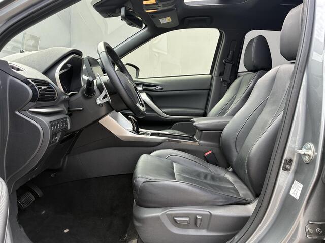 Mitsubishi ECLIPSE Cross 2.4 PHEV Instyle / Fabrieksgarantie t/m 06-2029 / Dealer Onderhouden / Trekhaak (1.500KG) / Schuif-/Kanteldak / Lederen Bekleding / Navigatie / Apple Carplay/Android Auto /