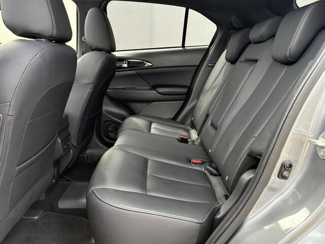 Mitsubishi ECLIPSE Cross 2.4 PHEV Instyle / Fabrieksgarantie t/m 06-2029 / Dealer Onderhouden / Trekhaak (1.500KG) / Schuif-/Kanteldak / Lederen Bekleding / Navigatie / Apple Carplay/Android Auto /