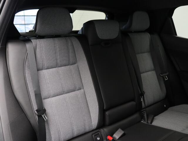 Mitsubishi ECLIPSE Cross Business Edition 87 kWh | ¤5000,- KORTING! | Google Build-in | Elektrische Achterklep | Dakrails | Warmtepomp + Batterij Verwarming | Adaptieve Cruise Control | Keyless Entry | Privacy Glass | Verwarmbare Voorstoelen | Climate Control | Parkeersenso